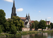 Höchster Kirchturm der Welt, 500 Jahre Baugeschichte